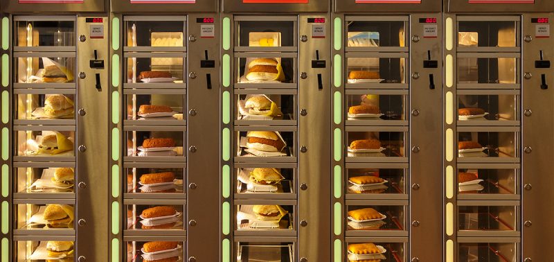 The iconic snack walls of FEBO are connected through SmartNow